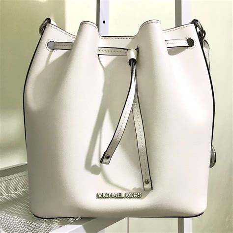 michael kors eden bucket bag